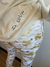 Load image into Gallery viewer, Shely Bevy Flog Pants - White Gold Camo