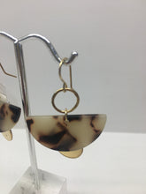 Load image into Gallery viewer, Tortoise Shell Fan and Disc Earrings