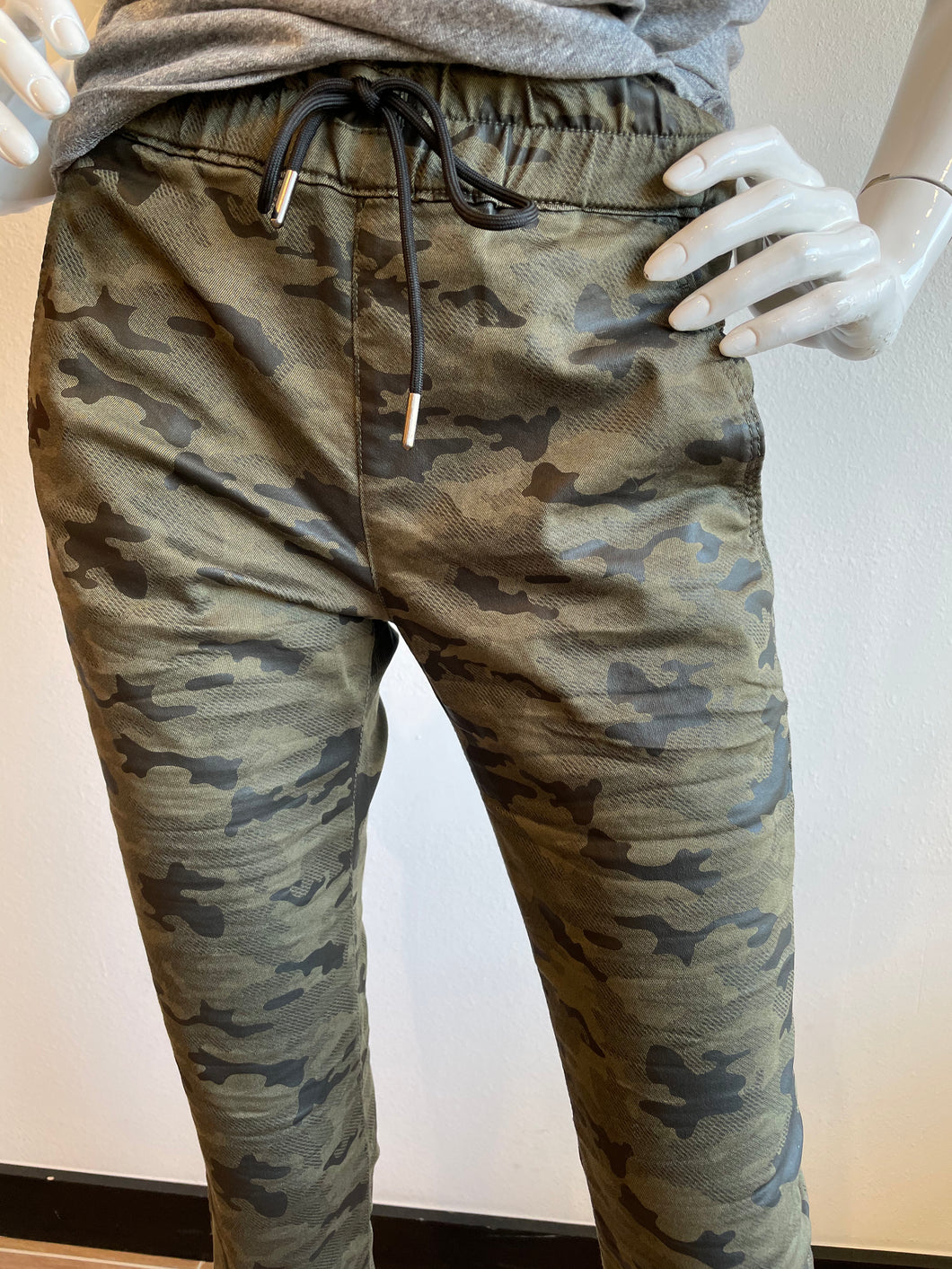 Shely Style Flog Pants - Dark Green Camo
