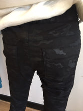 Load image into Gallery viewer, Shely Style Flog Pants  - Black Camo