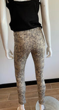 Load image into Gallery viewer, Shely Style Flog Pants - Beige / Black Python Snake