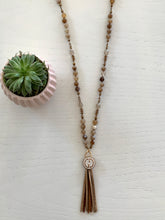 Load image into Gallery viewer, Macrame Button Necklace